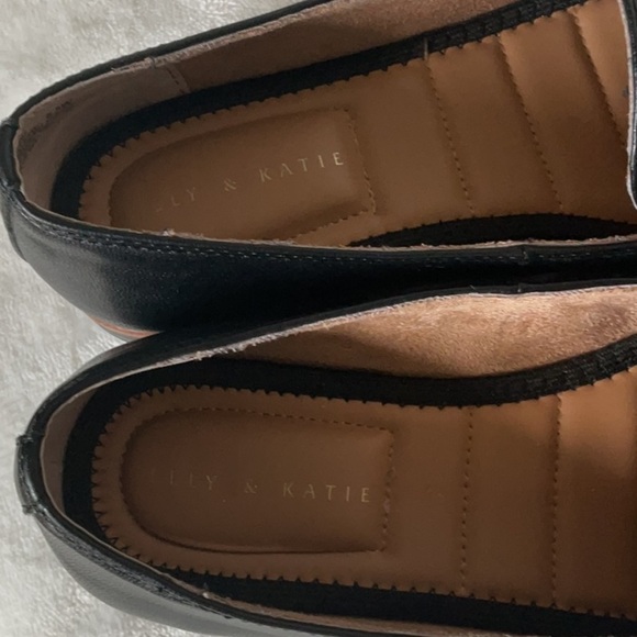 Kelly & Katie Black and Silver Chain Detail Flats - Picture 3 of 8